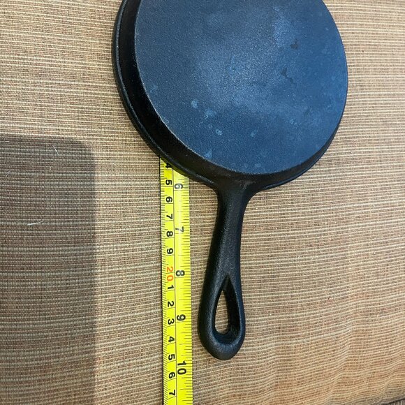 CAST IRON Mini Frying Pan Diameter 6 Inches Length 10 Inches Unbranded - Picture 3 of 3